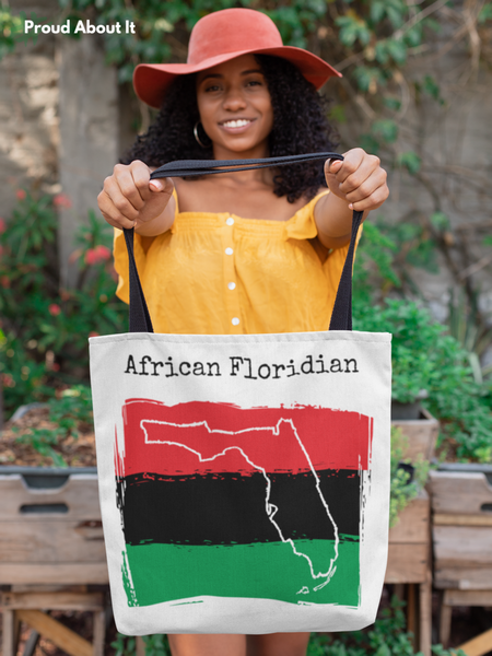 woman carrying an African Floridian Tote